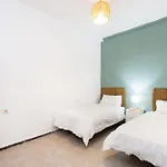Home2book Charming With Interior Patio Апартаменты